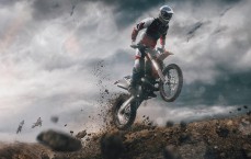 九游娱乐：F1大奖赛西班牙站，维斯塔潘强势夺冠，汉密尔顿战术失误憾失领奖台