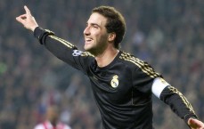 九游体育下载_罗马诺标志性Here we go！再响，AC米兰中场阿德利700万欧元转投沙特利雅得青年