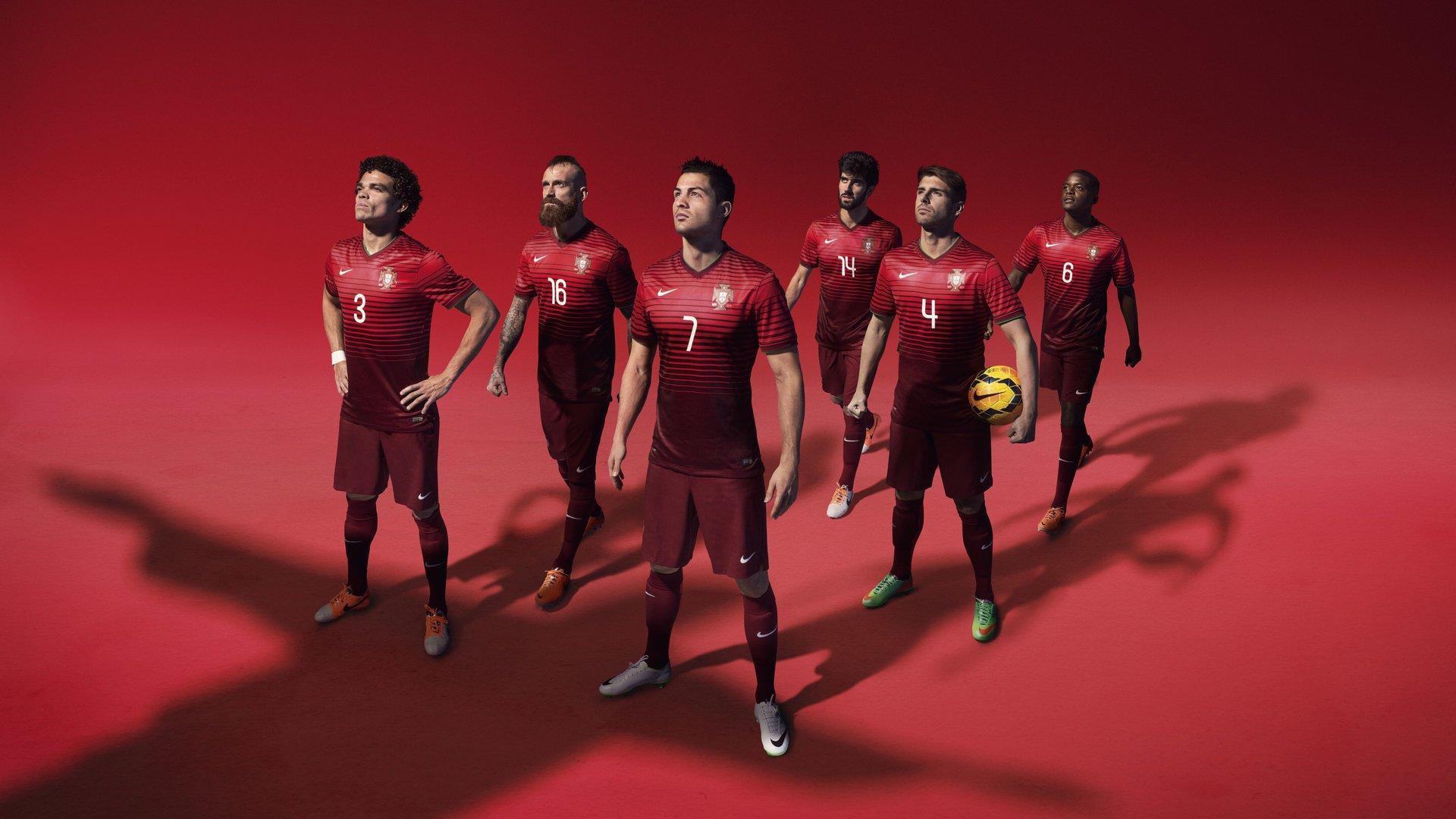 天价转会震撼足坛!巴黎圣日耳曼2.5亿欧元签下超级新星,创历史新高