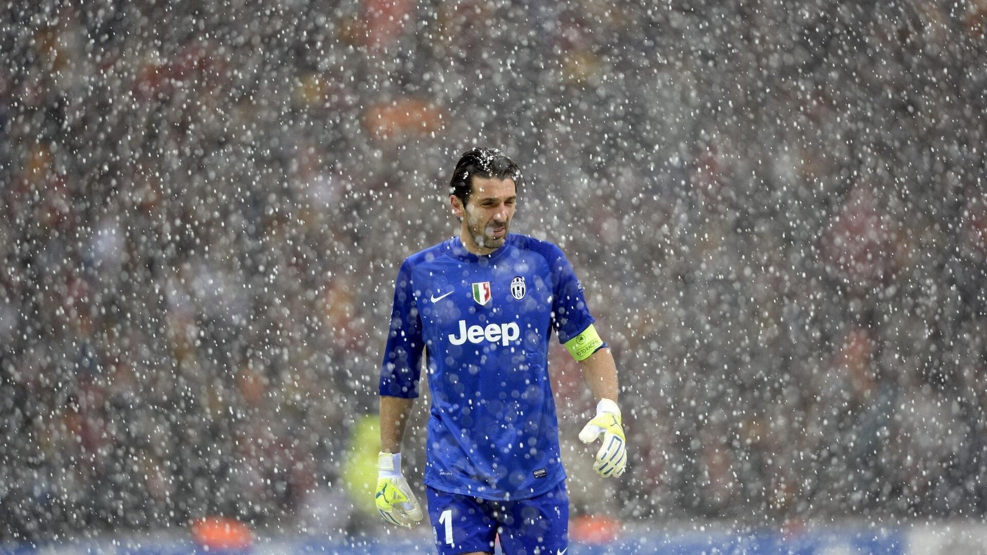 梅西梅开二度助迈阿密国际逆转取胜,传奇继续书写新篇章