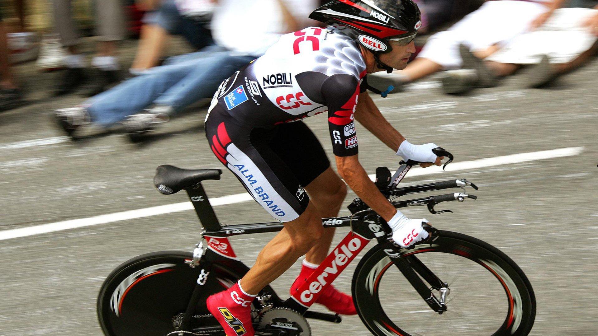 蝶泳名将再破纪录,世锦赛上演‘飞鱼’对决